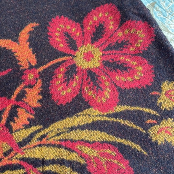 New never used brown floral cape stunning I bought it but not my colors - Picture 5 of 9